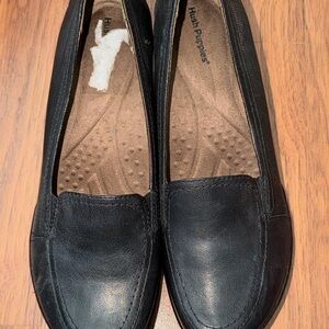 Hush Puppies Black Leather Flats |
Women's Size 10